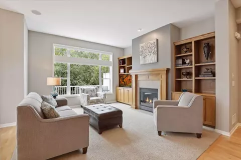 1515 Violet Ln, Eagan, MN 55122 photo 9