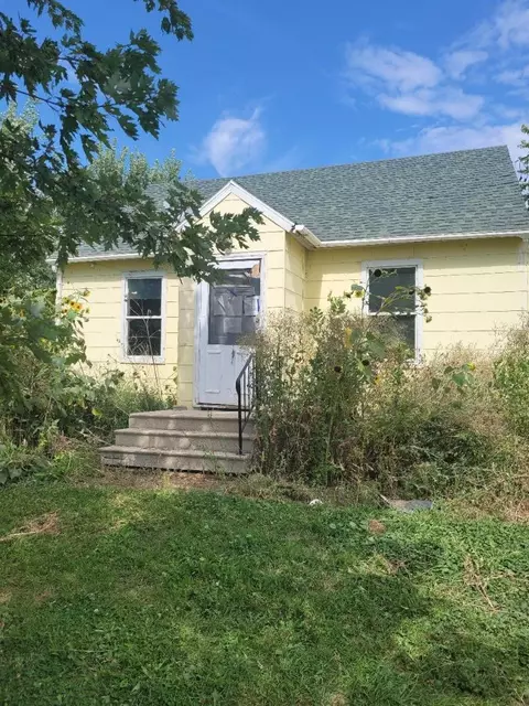 140 2nd St, Cobden, MN 56085