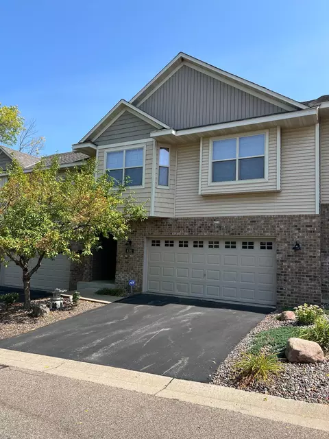 8512 Lakeview Ter, Savage, MN 55378