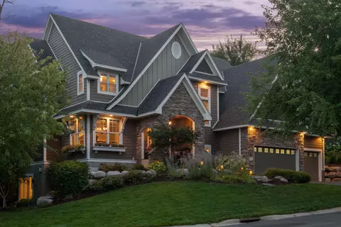 517 Big Woods Blvd, Chanhassen, MN 55317