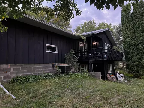 15687 Dover Trl, Faribault, MN 55021