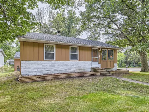 2026 17th Ave E, North Saint Paul, MN 55109