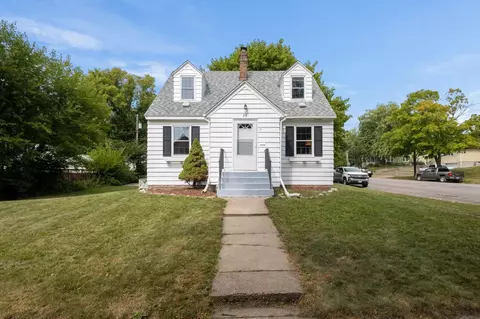 35 Wyoming St W, Saint Paul, MN 55107