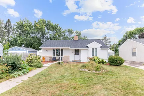 2142 4th St E, Saint Paul, MN 55119