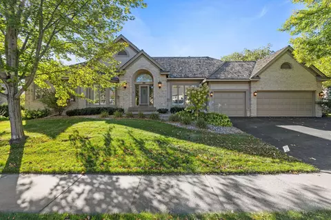 9518 Amesbury Ln, Eden Prairie, MN 55347