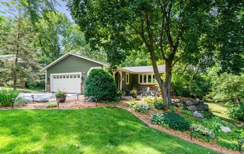6920 Tartan Curv, Eden Prairie, MN 55346