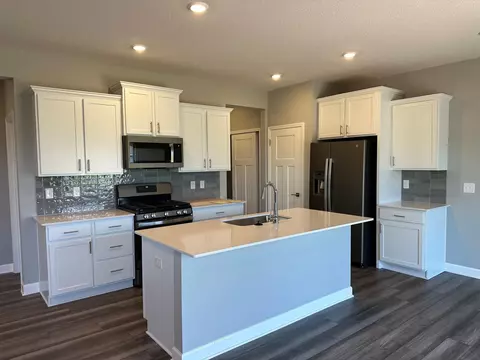 9139 Granada Ave S, Cottage Grove, MN 55016