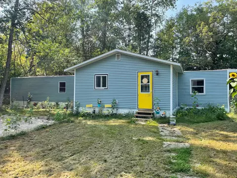 445 Poplar Ave W, Greenbush, MN 56726