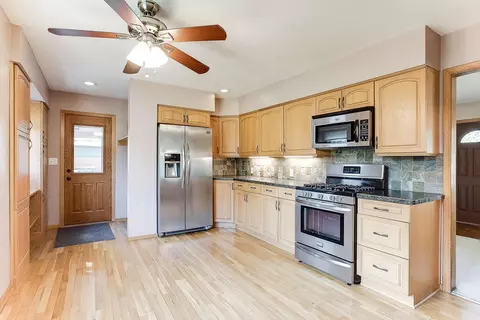 809 E 94th St, Bloomington, MN 55420 photo 7