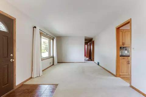 809 E 94th St, Bloomington, MN 55420 photo 3