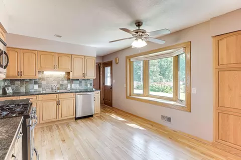 809 E 94th St, Bloomington, MN 55420 photo 9