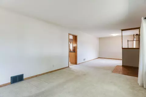 809 E 94th St, Bloomington, MN 55420 photo 5