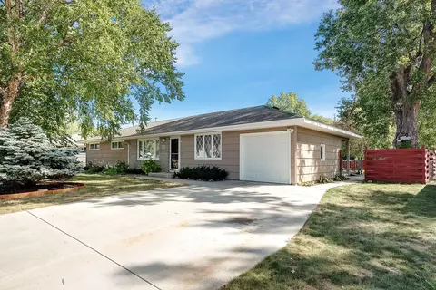 809 E 94th St, Bloomington, MN 55420