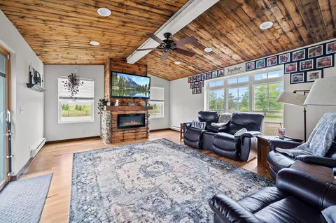 706 County Rd H, New Richmond, WI 54017