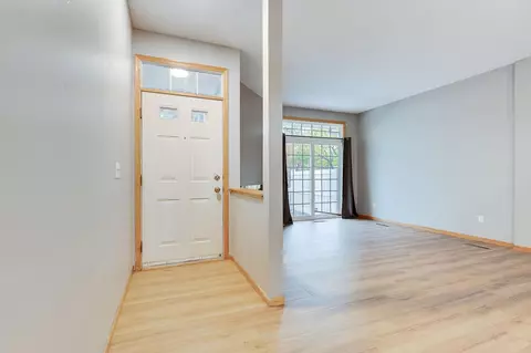 3804 Vermilion Ct S, Eagan, MN 55122 photo 5