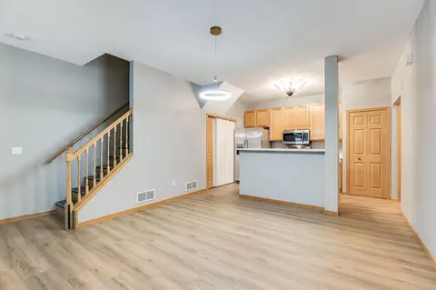 3804 Vermilion Ct S, Eagan, MN 55122 photo 9