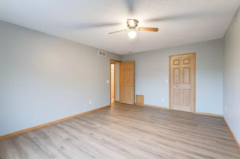 3804 Vermilion Ct S, Eagan, MN 55122 photo 22