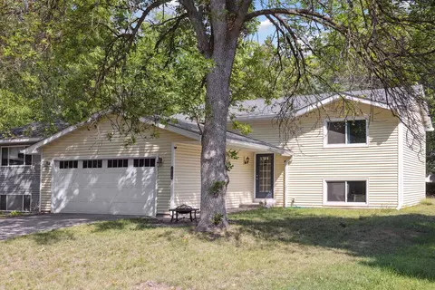 15110 Summerhill Dr, Eden Prairie, MN 55346