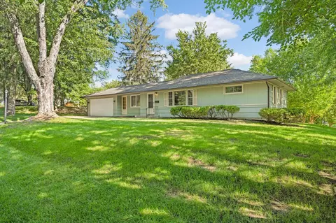 8711 Russell Ave S, Bloomington, MN 55431