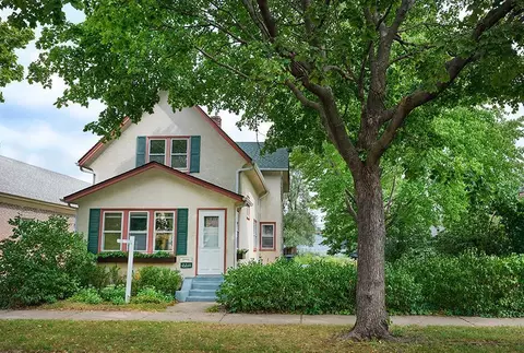 2211 7th St NE, Minneapolis, MN 55418