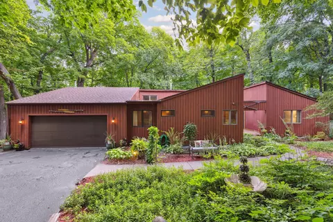 22035 Stratford Pl, Shorewood, MN 55331