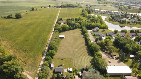 1015 22nd St E, Glencoe, MN 55336
