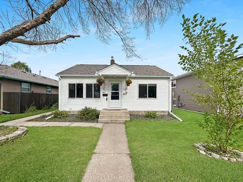 207 Douglas St E, South Saint Paul, MN 55075