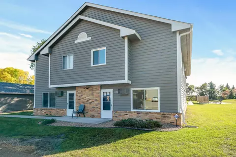 740 W Village Rd #106, Chanhassen, MN 55317