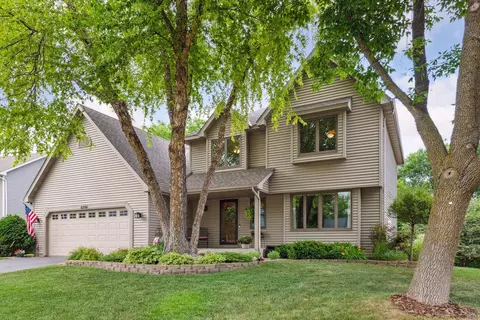 8746 Flamingo Dr, Chanhassen, MN 55317