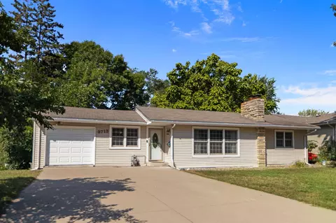 3713 Zenith Ave N, Robbinsdale, MN 55422