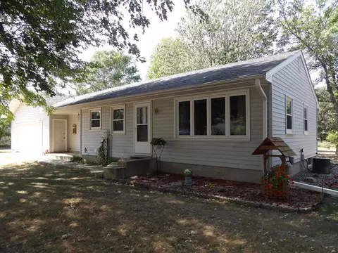 26451 540th Ave, Lansing, MN 55950