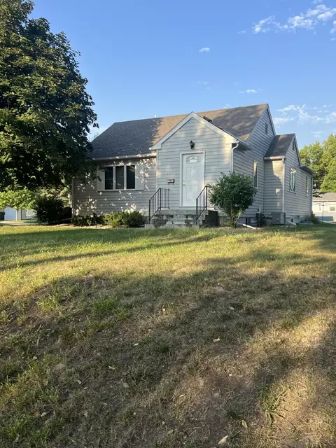 302 N Grove St, Redwood Falls, MN 56283