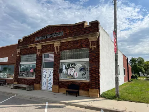 125 Main St, Clinton, MN 56225
