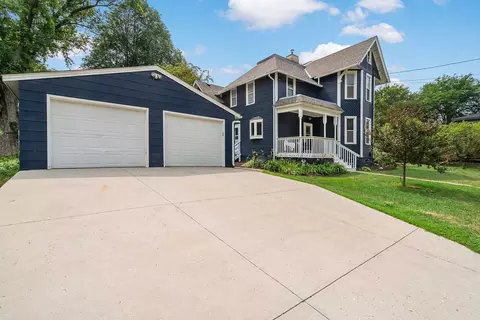 105 4th Ave SW, Faribault, MN 55021 photo 2