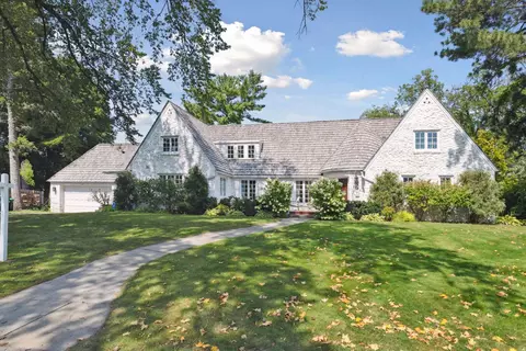 4804 W Sunnyslope Rd, Edina, MN 55424