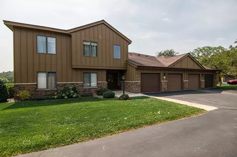 1832 Lakeview Ct SW #202, Rochester, MN 55902