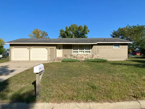1018 10th St SW, Wadena, MN 56482