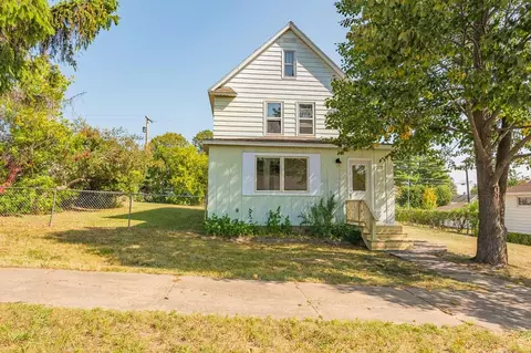 210 Indiana Ave W, Gilbert, MN 55741