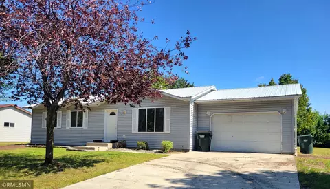 645 School Rd NW, Hutchinson, MN 55350