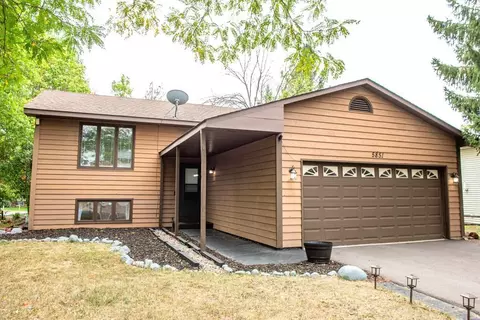 5851 Cedarwood St NE, Prior Lake, MN 55372