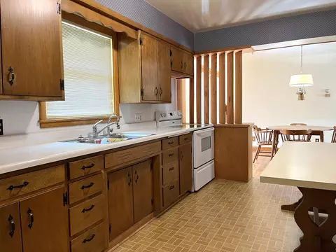 1605 6th Ave, Windom, MN 56101 photo 13