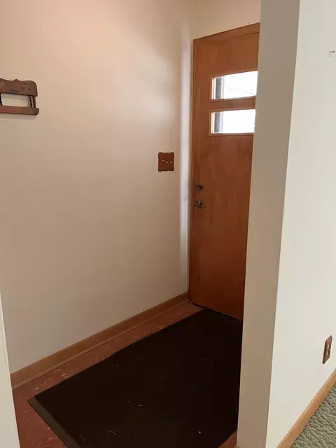 1605 6th Ave, Windom, MN 56101 photo 2