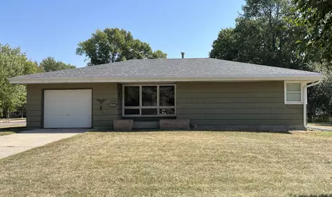 1605 6th Ave, Windom, MN 56101
