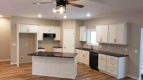 1001 8th Ave NE, Perham, MN 56573 photo 4