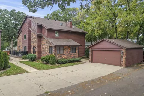 706 8th Ave NW #4, Austin, MN 55912