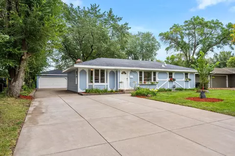 5941 6th St NE, Fridley, MN 55432