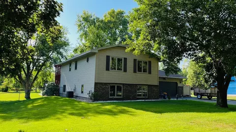 7633 Riverdale Dr N, Brooklyn Park, MN 55444