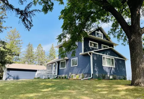 67220 325th St, Dexter, MN 55926