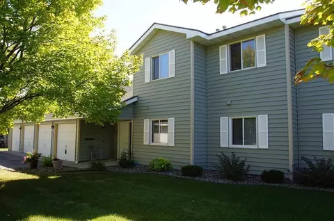 6270 Magda Dr #C, Maple Grove, MN 55369