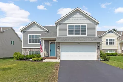 6854 91st St S, Cottage Grove, MN 55016